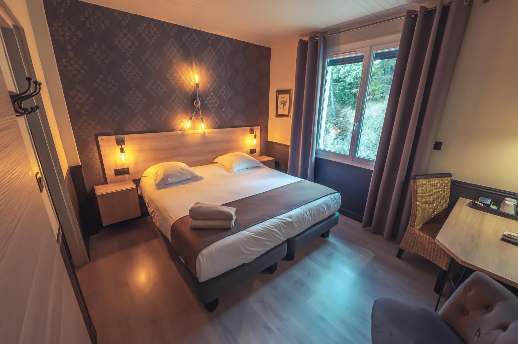 Logis Hotel Restaurant Le Plantevin Propiac Dış mekan fotoğraf