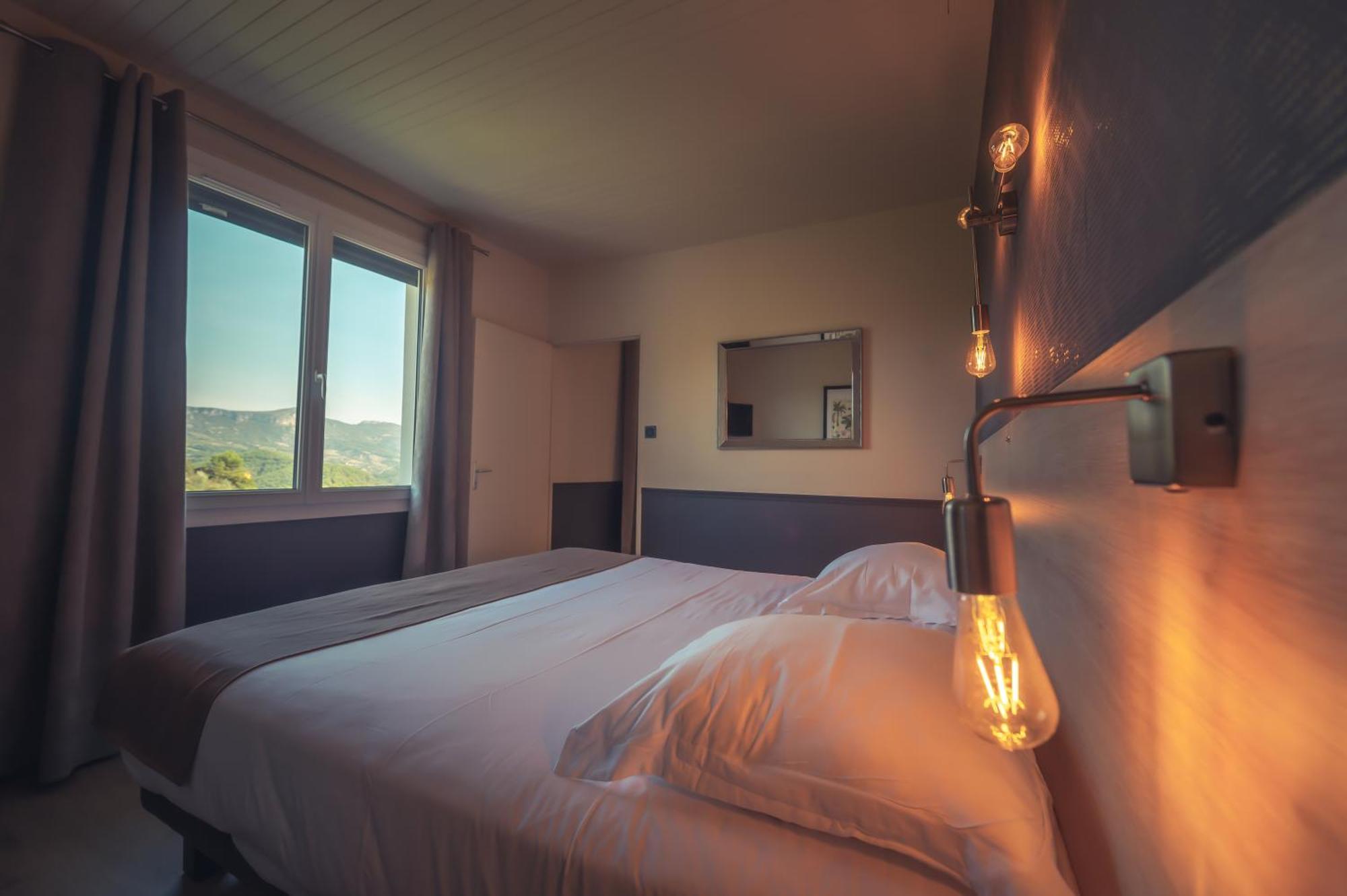 Logis Hotel Restaurant Le Plantevin Propiac Dış mekan fotoğraf