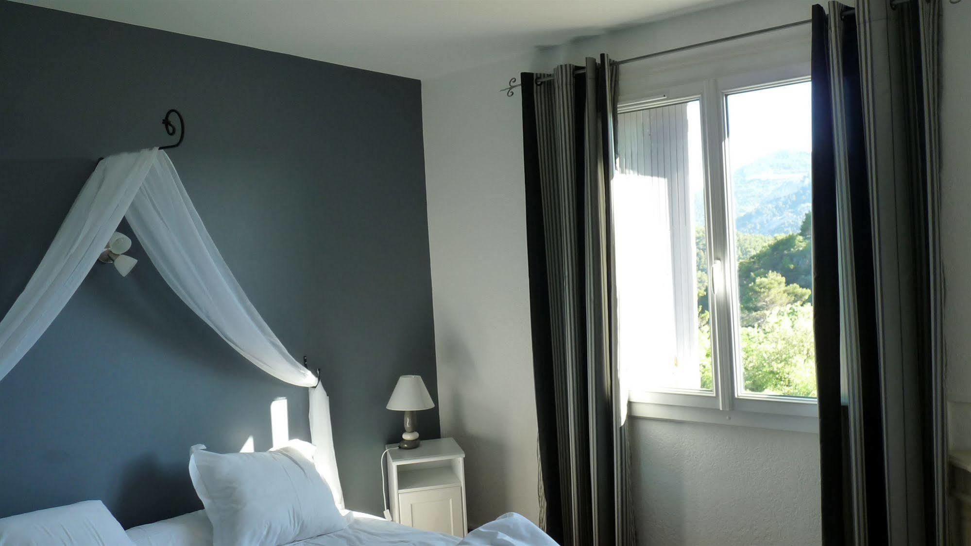 Logis Hotel Restaurant Le Plantevin Propiac Dış mekan fotoğraf