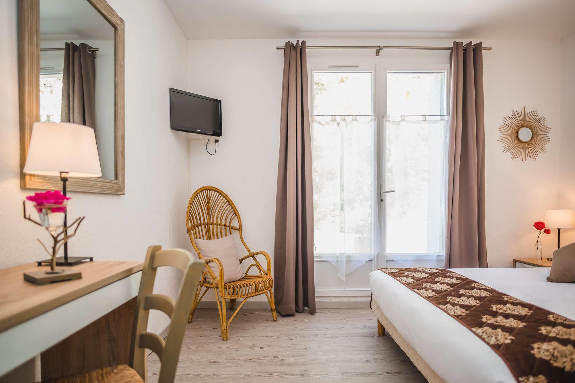 Logis Hotel Restaurant Le Plantevin Propiac Dış mekan fotoğraf
